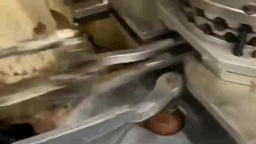 元寶巧克力糖生產(chǎn)設(shè)備 高效自動化與節(jié)日傳統(tǒng)的完美結(jié)合